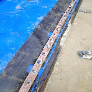 Luftfüll gummi damm mit SPS-Steuerungs system und Ankers ch rauben - Product Image 2