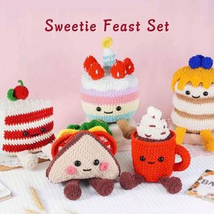 Set de Juguetes de Ganchillo de Lana Hechos a Mano Gloran Sweetie Feast: Muñecos Adorables de Postres, Pasteles, Café y Sándwiches para Cumpleaños y San Valentín - Product Image 1