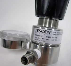 Reguladores y Sistemas de Cambio Automático Originales Tescom CS-2263-241, Sistema de Cambio de Bajo Flujo en Oferta Especial - Product Image 4