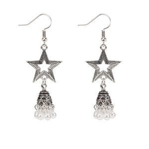 Pendientes colgantes chapados en plata vintage bohemios con perlas de imitación para mujer, joyería de fiesta, mariposa, estrella, campana, animal, flor - Product Image 5