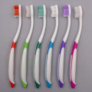 Cepillo de dientes para adultos, cerdas suaves de alta densidad, mango antideslizante, cepillo de dientes manual para el cuidado bucal diario - Product Image 2
