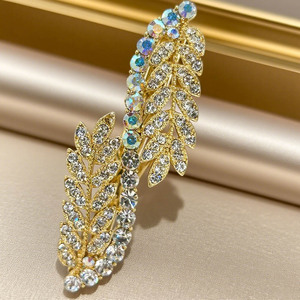 Broche y Pasador para el Cabello con Diamantes y Flores de Plantas - Product Image 5