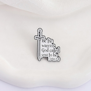 Soyez le guerrier Dieu vous a appelé à être émail broche guerrier épée Bible versets broche revers sac à dos Badge bijoux cadeau pour les amis - Product Image 4