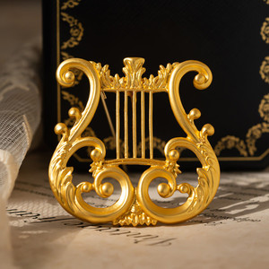 Broche de style cour médiévale élégante, design de <span class=keywords><strong>harpe</strong></span> tridimensionnel, bijoux de costume unisexe, accessoires, cadeaux de fête - Product Image 6