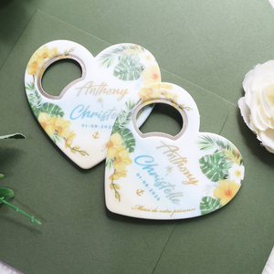 Apribottiglie Magnetico Personalizzabile in Acrilico con Cuore Floreale Tropicale e Palma, Bomboniera per Matrimonio con Sacchetto in Organza - Product Image 2