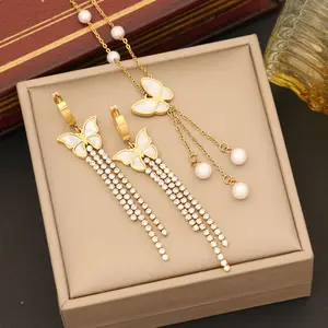 2023 nouveau ensemble de bijoux en or coquille papillon en acier inoxydable clavicule chaîne femmes élégantes collier de perles