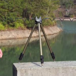 Soporte <span class=keywords><strong>de</strong></span> torreta telescópico <span class=keywords><strong>de</strong></span> aleación <span class=keywords><strong>de</strong></span> aluminio al por mayor trípode <span class=keywords><strong>de</strong></span> tierra <span class=keywords><strong>de</strong></span> larga distancia caña <span class=keywords><strong>de</strong></span> pescar mar y barra <span class=keywords><strong>de</strong></span> balsa estante <span class=keywords><strong>de</strong></span> caña <span class=keywords><strong>de</strong></span> lanzar - Product Image 1