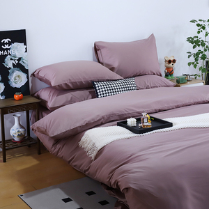 Juego de Ropa de Cama de Lujo de Cuatro Piezas, 100% Algodón, Diseño de Alta Gama, Juego de Edredón para Bebé - Product Image 1