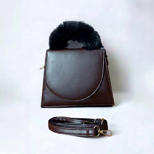 Sac à main élégant et luxueux en cuir PU écologique pour femmes avec fermeture à glissière et bandoulière chaîne - Product Image 1