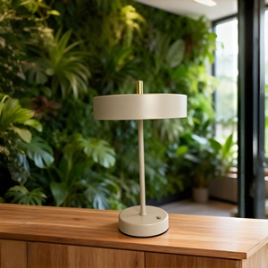 Europäischer Stil Kabellose Schreibtischlampe Moderne Warmlicht-Schlaflampe Augenschonende Tischlampe Geeignet für Arbeitszimmer Schlafzimmer Wohnzimmer - Product Image 2