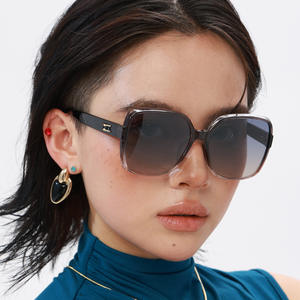 Gafas de Sol Polarizadas con Marco Cuadrado Dl-D7519 para Mujer, Lentes Negras TAC, Protección UV400, Estilo para Conducir al Aire Libre - Product Image 1