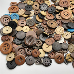 Bán Buôn 1 Kg Diy Mix Nhựa Nút Gỗ Hàng Thủ Công Trang Trí Nút May Với Màu Sắc Khác Nhau - Product Image 3