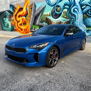 Stinger GT 2018 d'occasion en excellent état, V6 bi-turbo, bleu micro, provenance sud-est, à vendre - Product Image 1