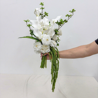 Bouquet de mariée artificiel en lys calla, fleurs artificielles en soie blanches et vertes, décoration de mariage pour la mariée et les demoiselles d'honneur