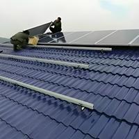 Système de support de montage de panneau de toit de tuile solaire Système de montage de panneau solaire de toit en étain incliné