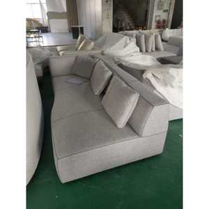 Sculpture contemporaine en résine, forme géométrique abstraite irrégulière, pièce décorative artistique à poser au sol - Product Image 2