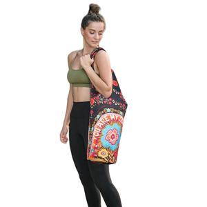 Échantillon gratuit : Sac de transport pliable en toile de coton réutilisable et personnalisable pour tapis de yoga, avec logo imprimé sur mesure - Product Image 1
