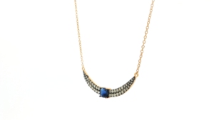 Collar con Dije de Plata con Kyanita y Diamantes: Realza tu estilo con este elegante collar con dije. - Product Image 2