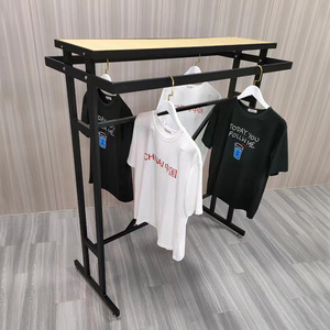 Rak Penyimpanan Dua Sisi Logam dan Kayu Grosir Pabrik, Rak Pajangan Baju Kayu, Perabot Toko Pakaian Ritel - Product Image 3