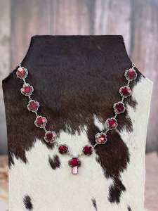 Collar Hecho a Mano de Plata de Ley con Rosa Roja, Dalia, Kingman, Turquesa Royston y Búfalo Blanco - Product Image 3