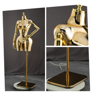 Maniquí Femenino de Lujo Tallas Grandes <span class=keywords><strong>con</strong></span> <span class=keywords><strong>Brazos</strong></span> <span class=keywords><strong>Articulados</strong></span> Ajustables y Base Cromada para Exhibición en Escaparates y Fotografía - Product Image 6