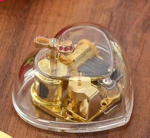 Caja de Música Rectangular Ever Bright de Cuerda, 18 Notas, Chapado en Oro, Hermoso Movimiento, Acrílico Transparente, Duración del Sonido de 30 Segundos - Product Image 3