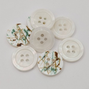 Nhà Máy Giá 19Mm Kích Thước Lớn Nút Bóng Ngọc Trai Vỏ Màu Trắng 30L <span class=keywords><strong>4</strong></span> Lỗ Quần Áo Áo Nút - Product Image 4