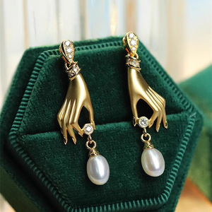 Orecchini Vintage con Perle Finte per Donne, Gioielli Eleganti e alla Moda - Product Image 1