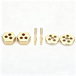 Assortiment de raccords de tuyauterie en laiton, différentes tailles et formes pour les connexions de plomberie - Product Image 6