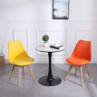 Chaise de salle à manger moderne avec coussin, coque en plastique blanc, chaise d'appoint, pieds en bois de hêtre massif, chaises rembourrées pour cuisine, restaurant