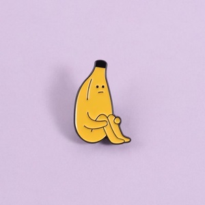 Pin Logam Kartun Grosir Bentuk Unik "Manusia Pisang" Bros Lucu Aksesoris Lencana Logam Buah Kartun - Product Image 3