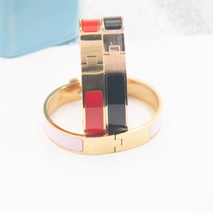 Bracelet jonc émaillé lettre H plaqué or rose et argent, prix usine, vente chaude - Product Image 2