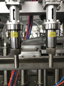 Mini tự động bằng miệng máy làm đầy chất lỏng 200/500ml chai thủy tinh xi-rô dây chuyền sản xuất cho đồ uống hóa chất lõi động cơ <span class=keywords><strong>PLC</strong></span> - Product Image 5