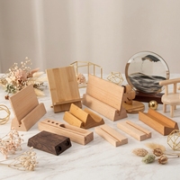 Support de cartes en bois massif naturel, présentoir de cartes postales de bureau, support de photos et de notes en bois avec fentes, base en bois gravée au laser personnalisée
