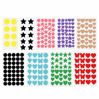 Patchs anti-acné les plus vendus : Patchs hydrocolloïdes colorés, de style dessin animé et en forme d'étoile qui dissimulent les imperfections.