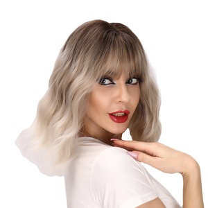 Peluca corta rizada Gao Yu con flequillo para mujer, de fibra resistente al calor, moldea cualquier forma de rostro - Product Image 5