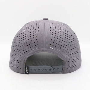 Casquette Snapback 5 Panneaux Personnalisée de Haute Qualité, Découpée au Laser, en Tissu Imperméable avec Caoutchouc Personnalisé et Design Imprimé Perforé Tendance - Product Image 5