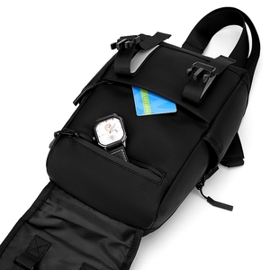 Bolso <span class=keywords><strong>de</strong></span> pecho para hombre con película <span class=keywords><strong>de</strong></span> cuero <span class=keywords><strong>de</strong></span> marca <span class=keywords><strong>de</strong></span> moda transfronteriza, tendencia <span class=keywords><strong>de</strong></span> motocicleta estilo Hong Kong, <span class=keywords><strong>Cros</strong></span> multifuncional <span class=keywords><strong>de</strong></span> un solo hombro - Product Image 3