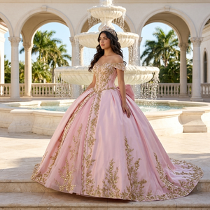 251157 Robe de bal de Quinceañera rose princesse, longueur ras du sol, avec nœud surdimensionné, perles, dentelle, taille naturelle et traîne chapelle - Product Image 1