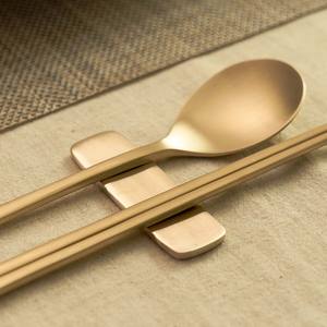 Juego de palillos y cucharas de bronce de lujo elegante patrón personalizable respetuoso con el medio ambiente elaborado en Corea - Product Image 2