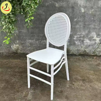 Chaises de jardin modernes en plastique PP blanc de haute qualité, design nouveau, moins cher, durables, pour mariage, fête, hôtel, ferme, parc