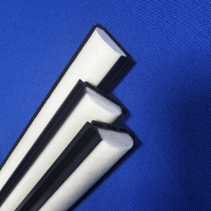 Ultra Low U Value PA66GF25 Tiras de rotura térmica <span class=keywords><strong>para</strong></span> <span class=keywords><strong>ventanas</strong></span> de triple acristalamiento Moderno <span class=keywords><strong>para</strong></span> casas pasivas Almacenes térmicos rellenos de PU - Product Image 1