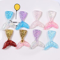 Produit phare de l'usine : Accessoires de décoration en résine, designs simples et élégants, imitation queue de sirène rose, petit poisson.