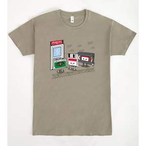 Camiseta Retro Tech de la Oficina de Empleo, unisex, talla mediana para adultos - Product Image 1