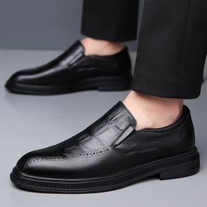 Mocassins en cuir pour hommes à bout rond, à enfiler, chaussures d'été pour mariage, semelle souple en caoutchouc, motif animalier, chaussures habillées - Product Image 3