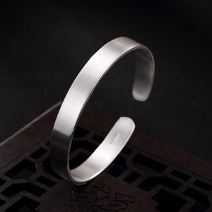 Nieuwe Custom Persoonlijkheid Trendy Geborsteld Verzilverde Armband Dames Eenvoudige Creatieve Geborsteld Oppervlak Manchet Armband - Product Image 2