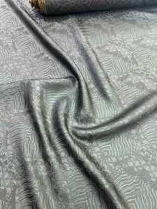 Abaya 100% Soie de Mûrier Xiangyunsha, Teinture Végétale Naturelle Faite à la Main, Tissu de Luxe Léger et Respirant pour Mariage Modeste, Idéal pour les Musulmanes - Product Image 6