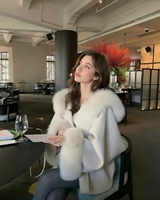 Manteau cape à capuche en fourrure de renard de luxe |   Écharpe d'hiver en mélange de laine 100% |   Veste élégante à col oversize et style poncho chaud pour femmes