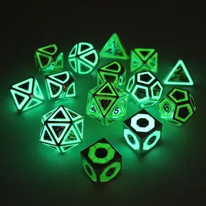 Set di 7 dadi personalizzati blu e verde incandescente poliedro dungeons and dragons set di dadi dnd in metallo