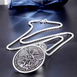 Collar de San Miguel Arcángel, Collar de Aleación Ecológica con Colgante Retro, Collar de Marca Moderna para Hombre - Product Image 6